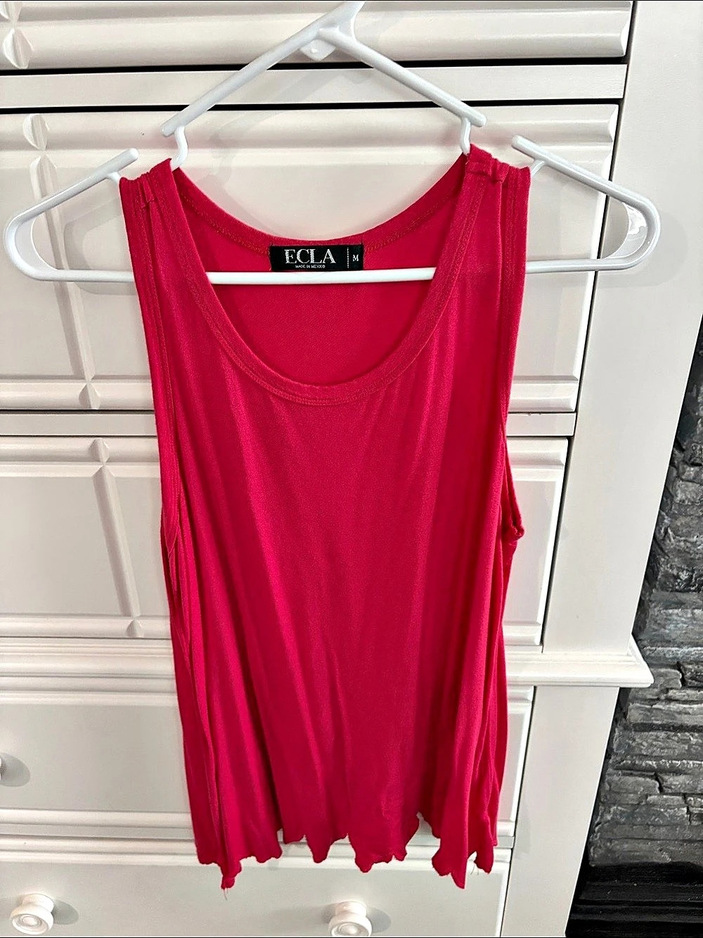 ECLA Scalloped Hem Tank in Pink Medium Like New